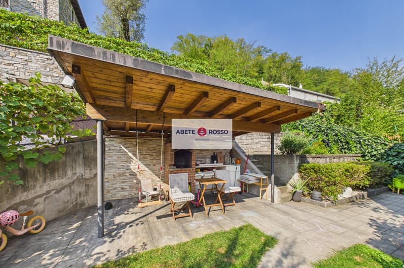 Casa a schiera di testa con giardino, piscina e veranda, in zona residenziale, vicino a Grancia (22)