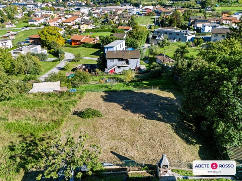 Terreno edificabile con panorama molto GENEROSO in un quartiere residenziale (7)