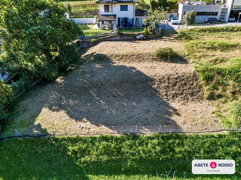 Terreno edificabile con panorama molto GENEROSO in un quartiere residenziale (3)