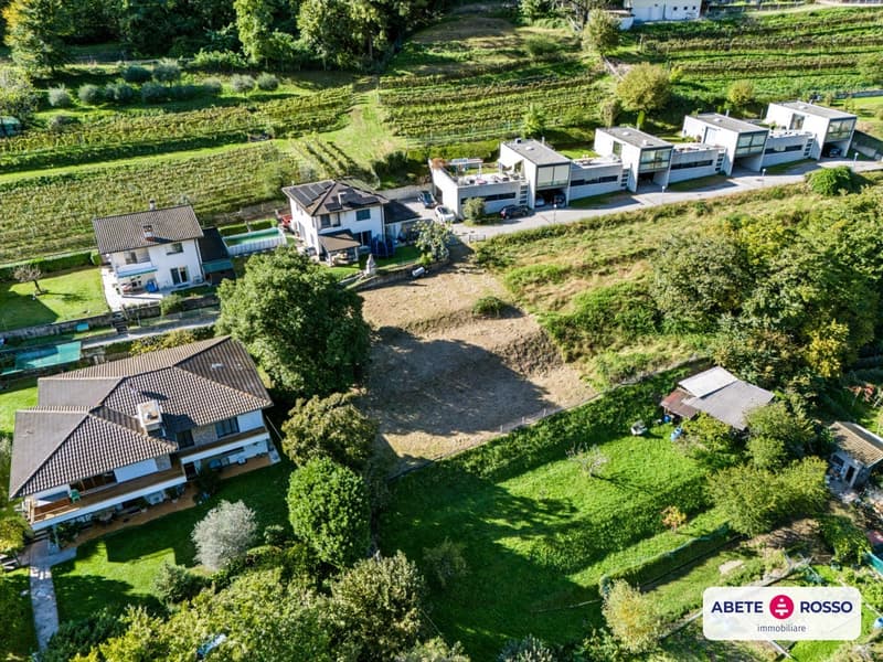 Terreno edificabile con panorama molto GENEROSO in un quartiere residenziale (2)