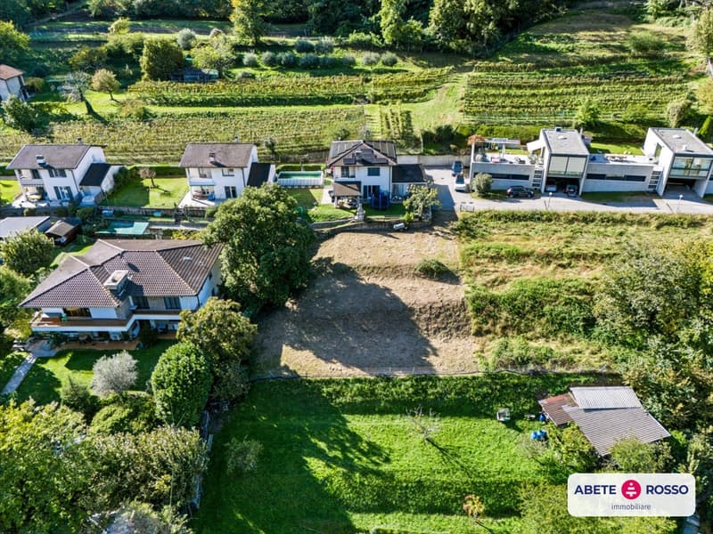 Terreno edificabile con panorama molto GENEROSO in un quartiere residenziale (1)