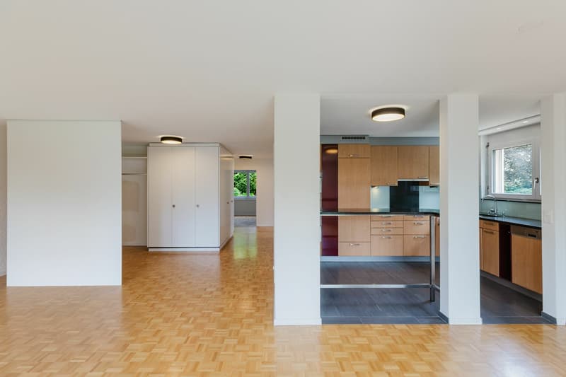 Sunny and central garden apartment (6)