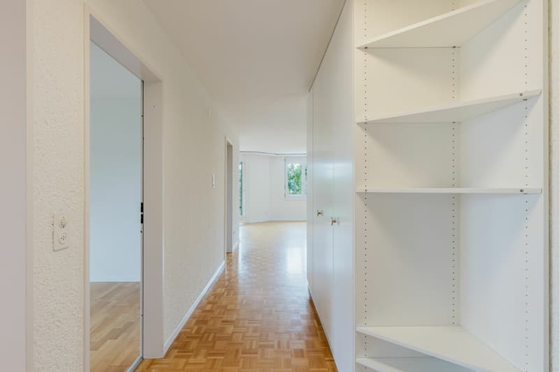 Sunny and central garden apartment (3)