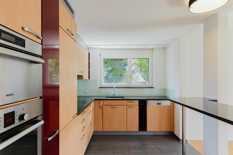 Sunny and central garden apartment (7)