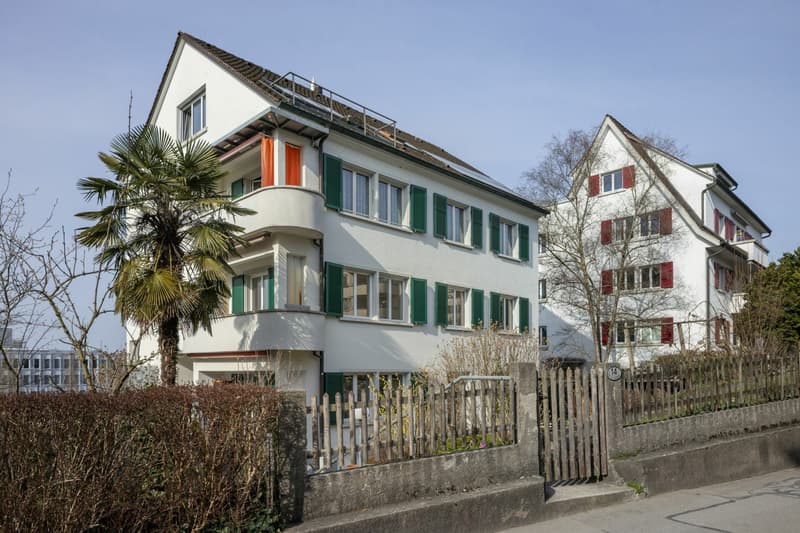 Appartamento di 3,5 locali con potenziale di progettazione nel quartiere di Bramberg (1)