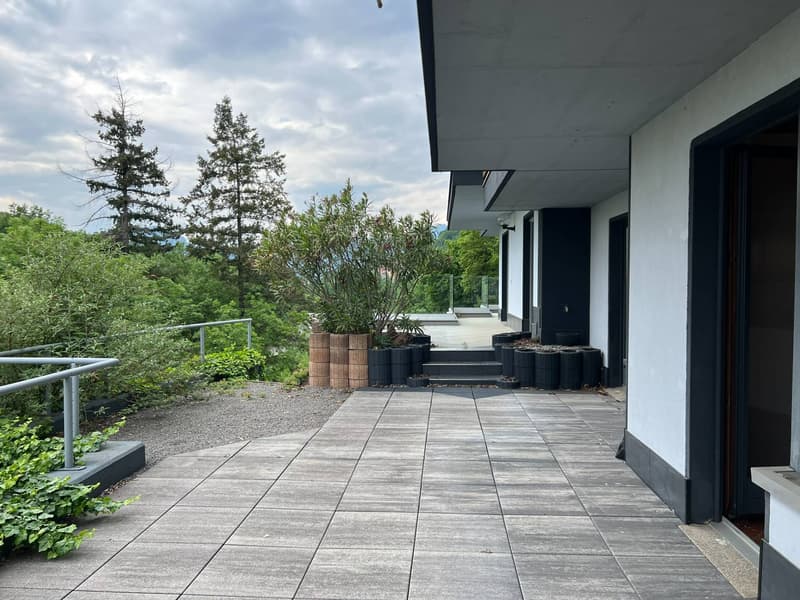 Ampio appartamento duplex con terrazze panoramiche in casa bifamiliare (2)