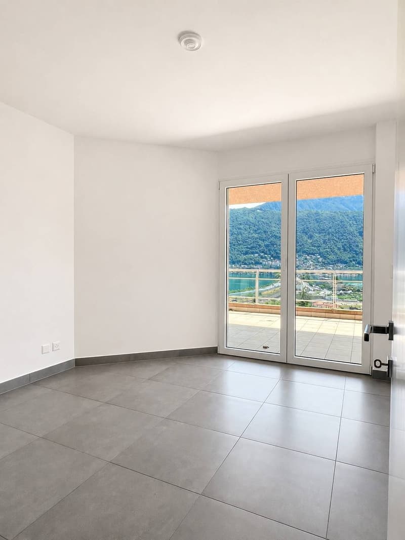 Trilocale con vista lago (8)