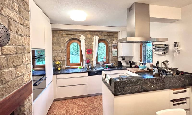 Casa / Villa in vendita a Collina d'Oro (6)