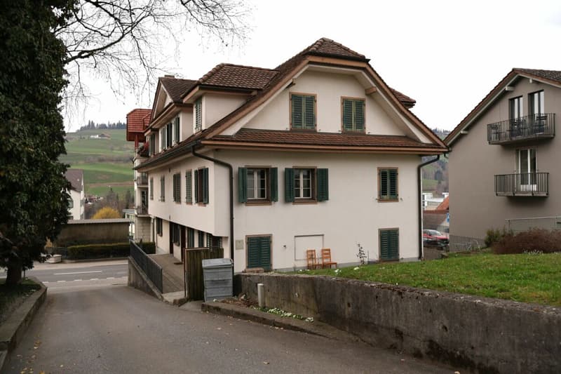 Apartment building with development potential in the center of Entlebuch (3)