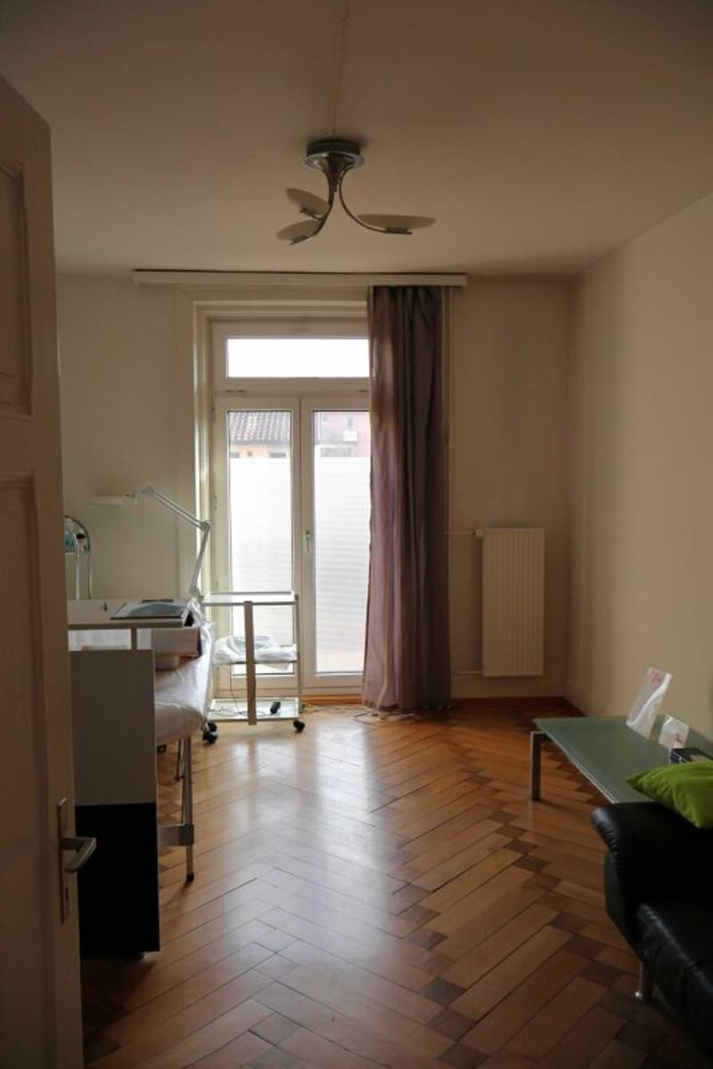 Appartement 3 pièces avec caractère de bâtiment ancien (4)