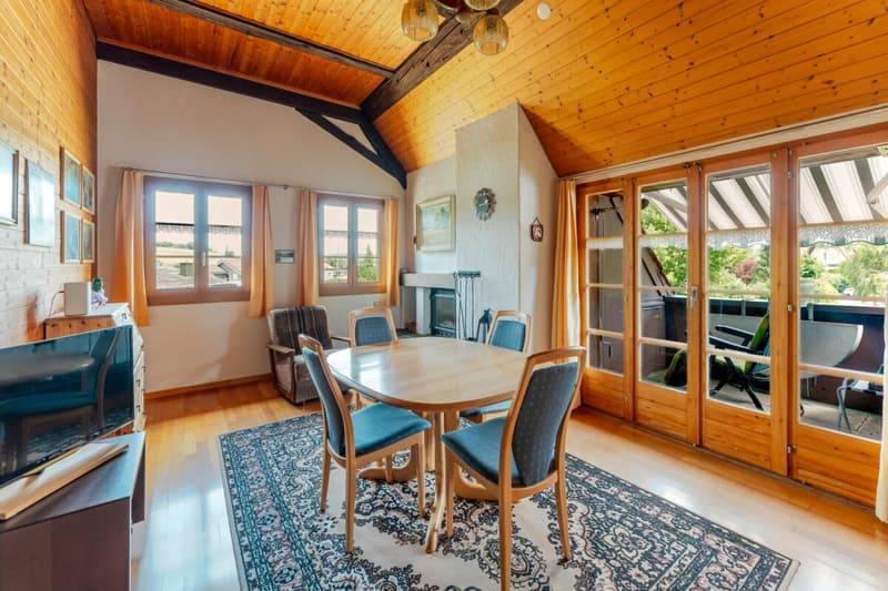 Farmhouse with 4 apartments and horse stable on a spacious plot in a prime location (9)