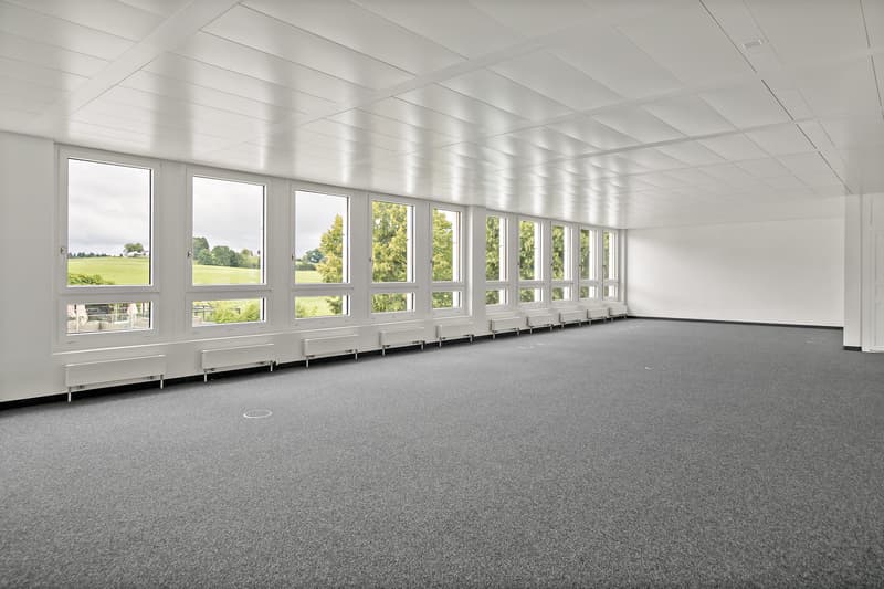 Office mit Fensterfront