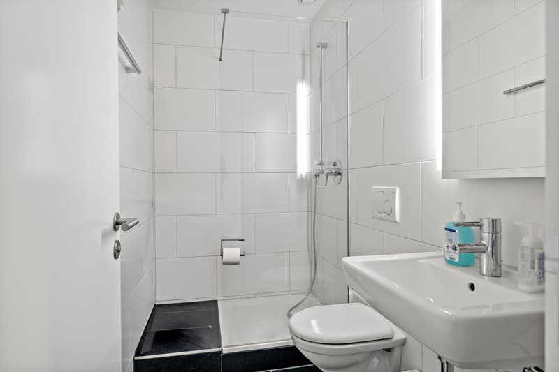 Toilette mit Dusche