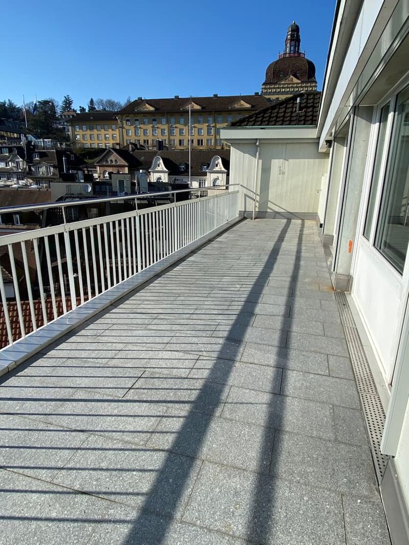 Cet appartement vous laissera sans voix - attique de rêve avec vue panoramique à Lucerne (5)