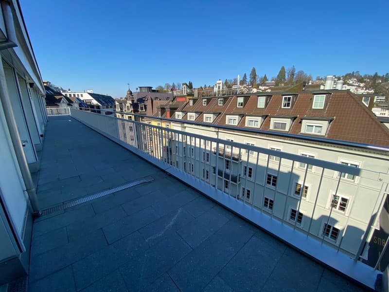 Cet appartement vous laissera sans voix - attique de rêve avec vue panoramique à Lucerne (4)