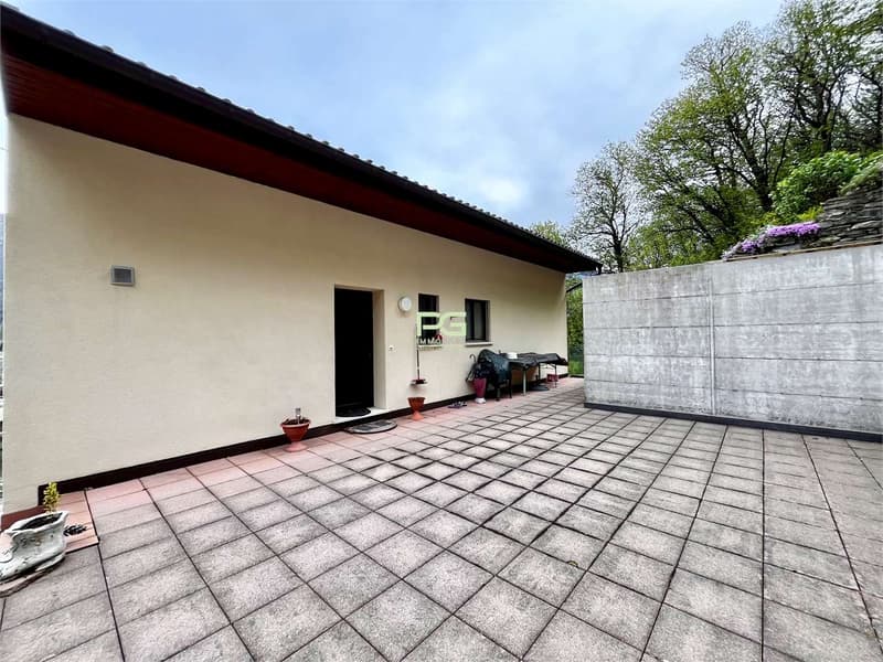 Maison bifamiliale avec vue splendide (4)