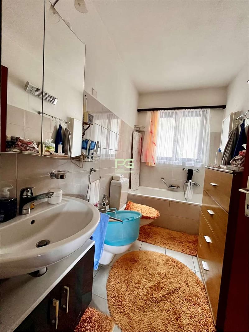Maison bifamiliale avec vue splendide (8)