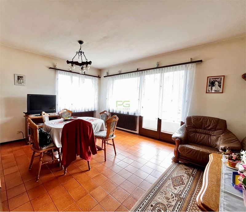 Casa bifamiliare con splendida vista (1)