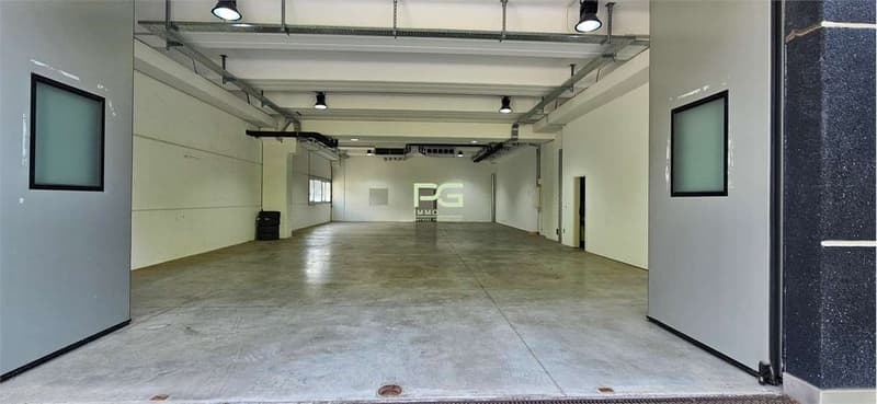 Spazio commerciale in vendita (1)