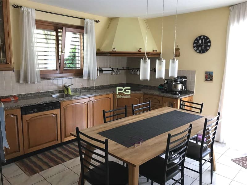 Casa unifamiliare con giardino (6)