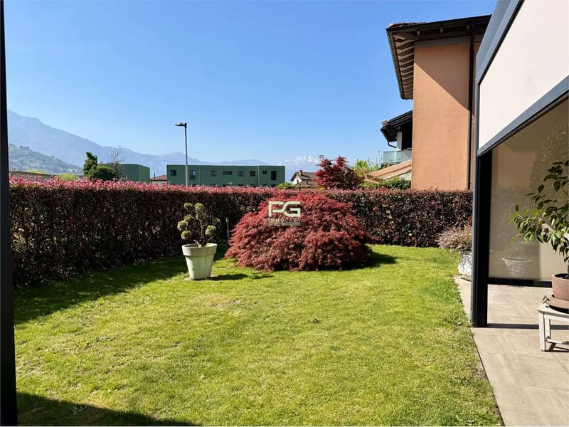 Splendida casa con giardino (1)