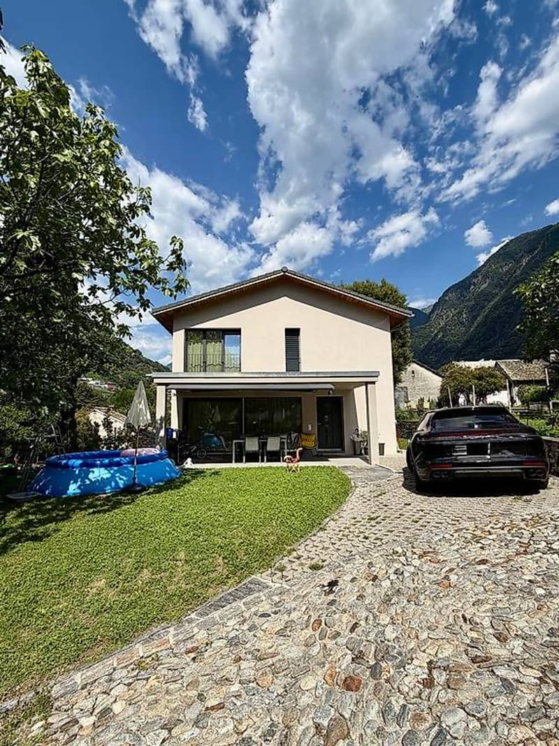 Moderne Einfamilienhaus zum Verkauf (1)