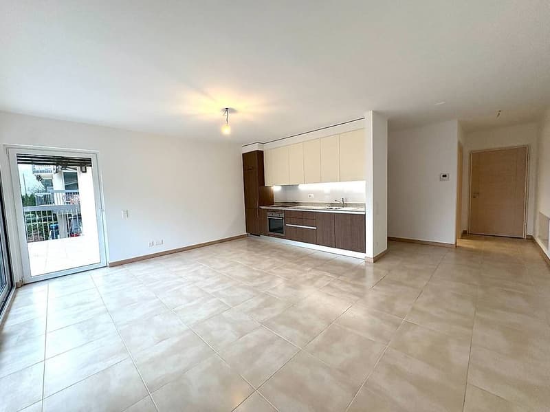 Modern and welcoming 3.5-room apartment surrounded by greenery (1)