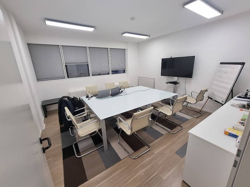 Takeover for large office in Via Balestra (1)