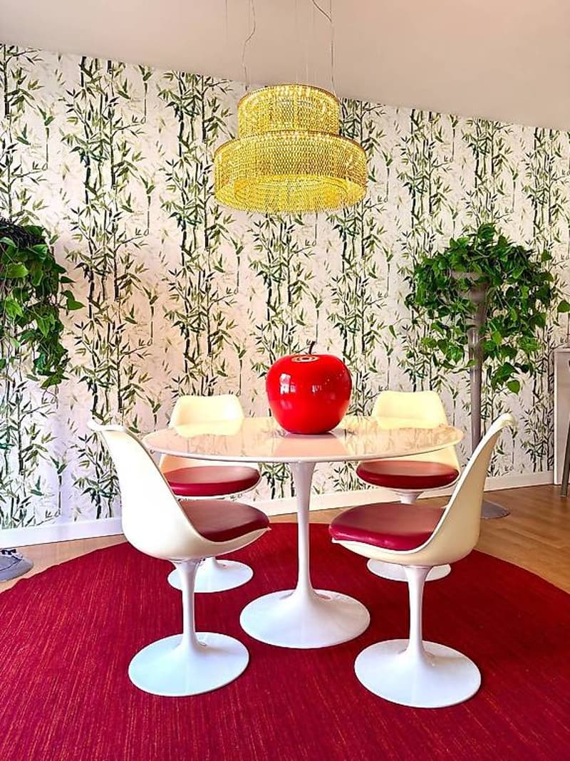 Furnished with large garden, close to the station (6)