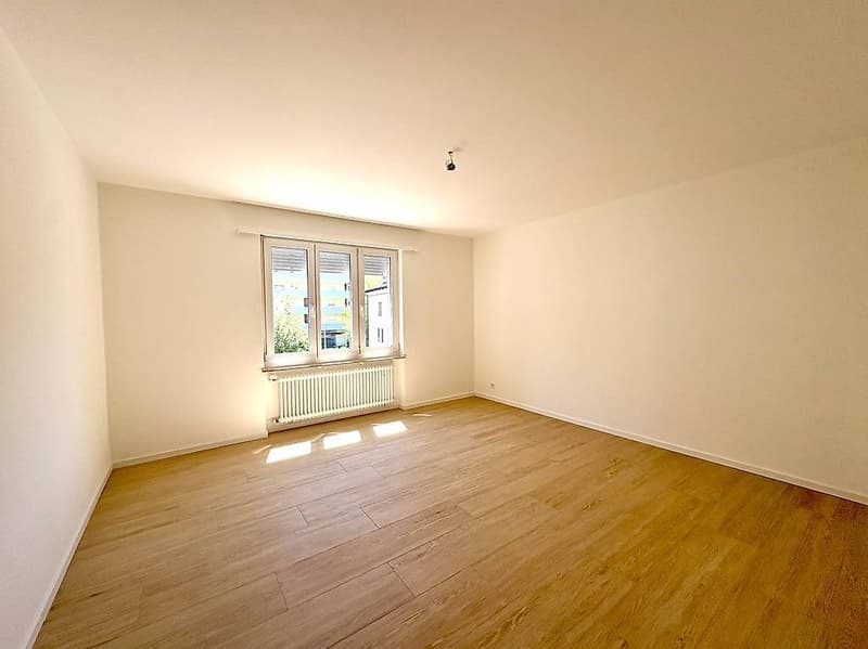 Completely renovated, close to the station (4)