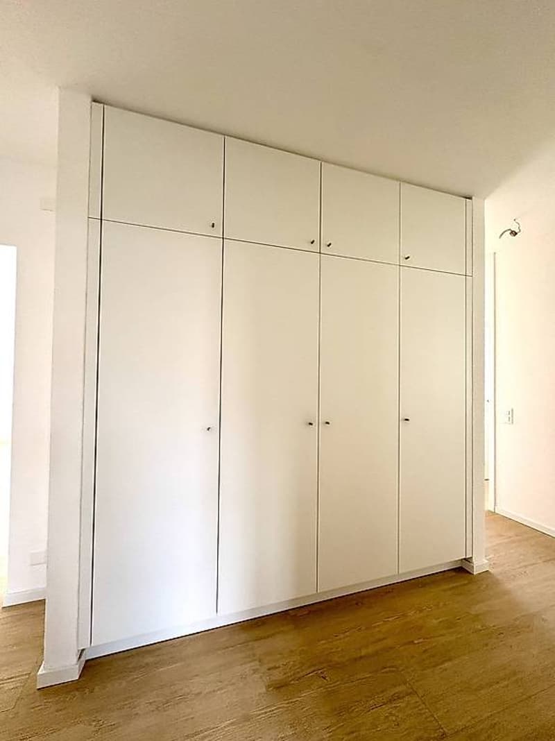 Completely renovated, close to the station (8)
