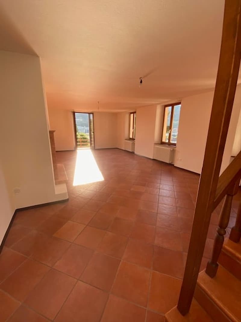 Splendido appartamento duplex 4.5 locali con terrazzo e vista panoramica (2)