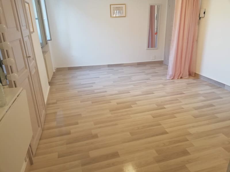 Storica casa plurifamiliare con 3 appartamenti in Piazza Grande, Riva San Vitale (5)
