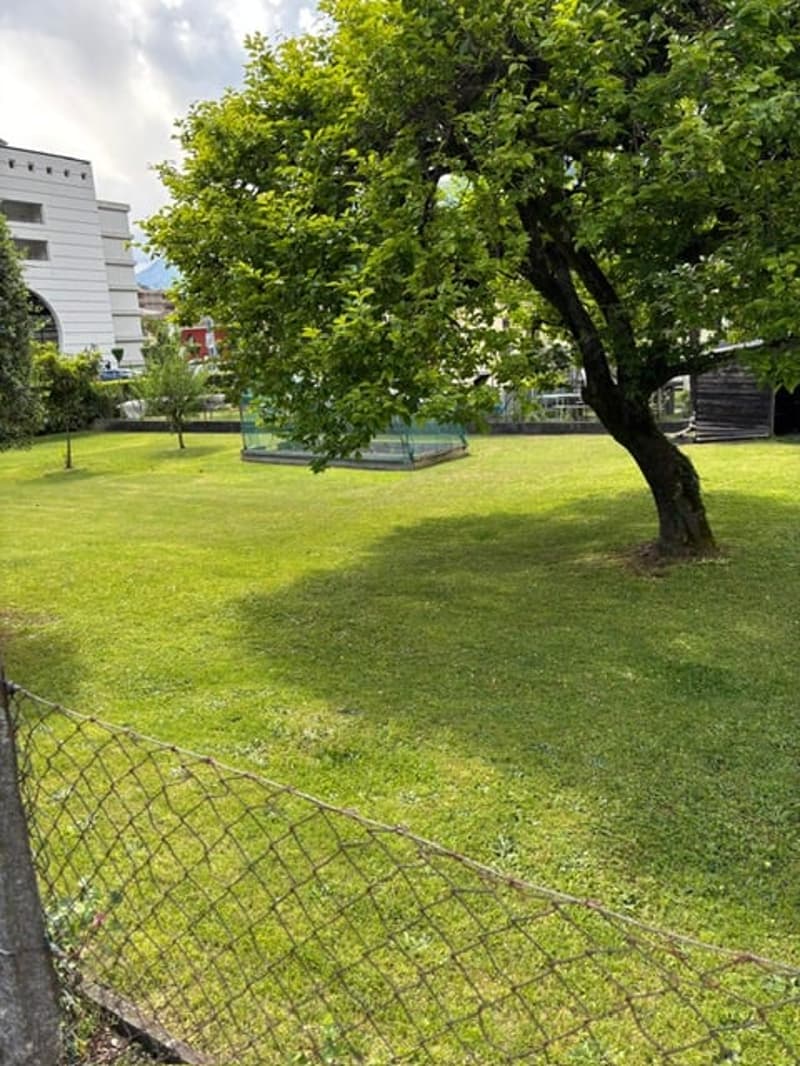 Terrain constructible en zone R7 à vendre à Solduno, Locarno (2)