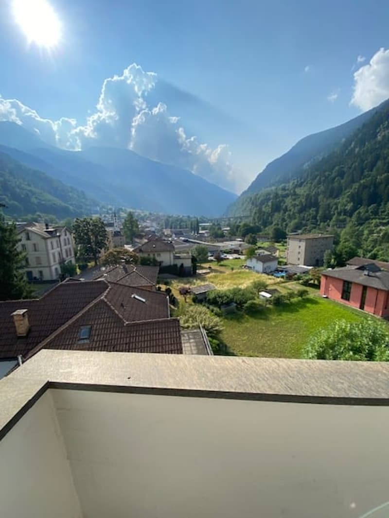 Luminoso appartamento di 3.5 locali con vista panoramica a Faido (7)