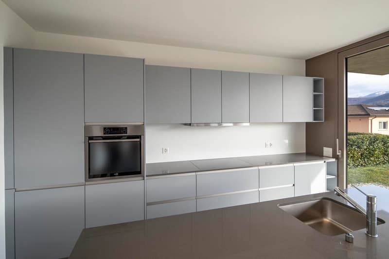 Grande casa in posizione tranquilla a Gravesano (2)