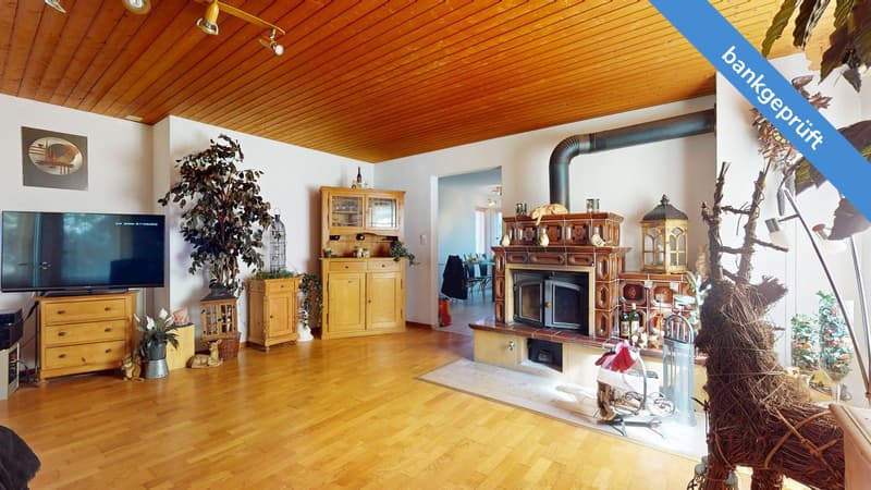 Wohnzimmer mit Kachelofen