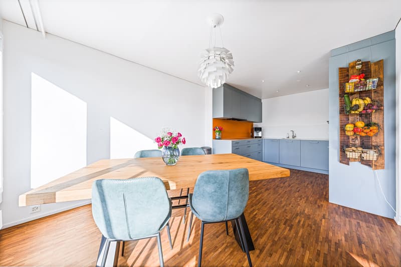 Grosszügige Wohnung mit modernem Ausbau (4)