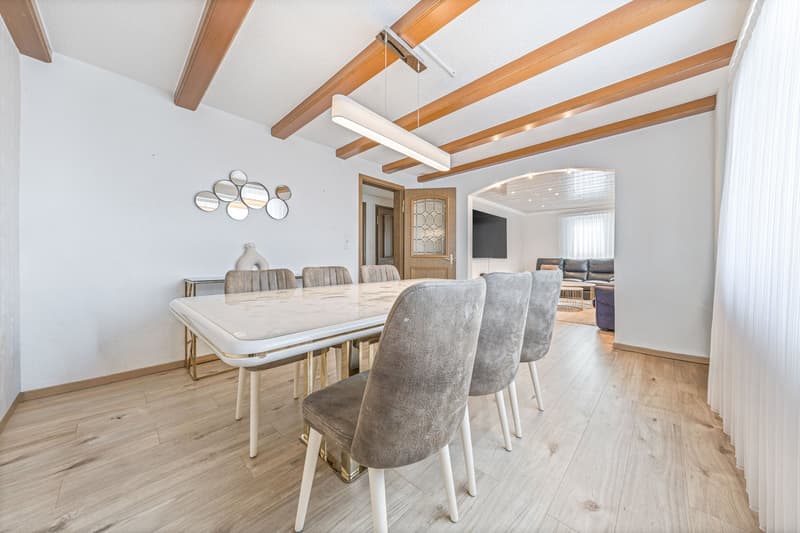 Attraktives Haus mit viel Platz und Charme (9)