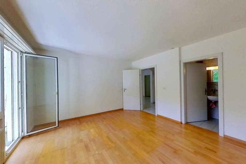 Grosszügige Parterre-Wohnung mit Terrasse (9)