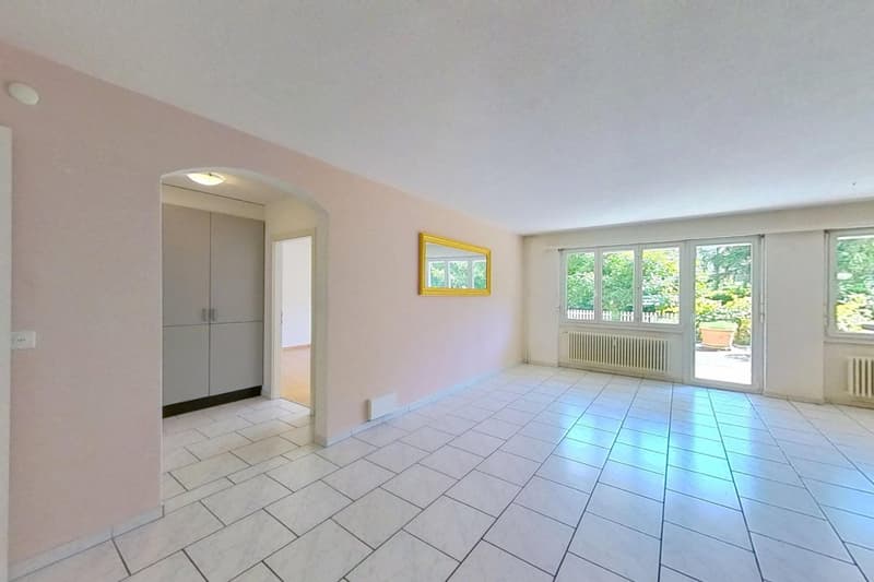 Grosszügige Parterre-Wohnung mit Terrasse (6)