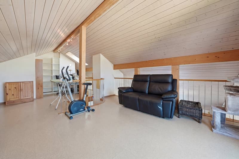 Charming Maisonette Apartment with Far-Reaching Views (8)