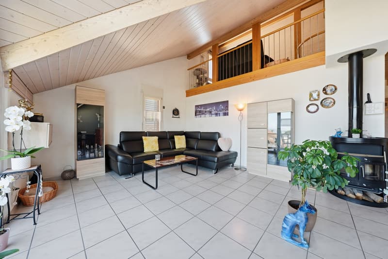 Charming Maisonette Apartment with Far-Reaching Views (10)