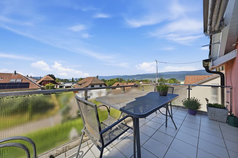 Charming Maisonette Apartment with Far-Reaching Views (3)