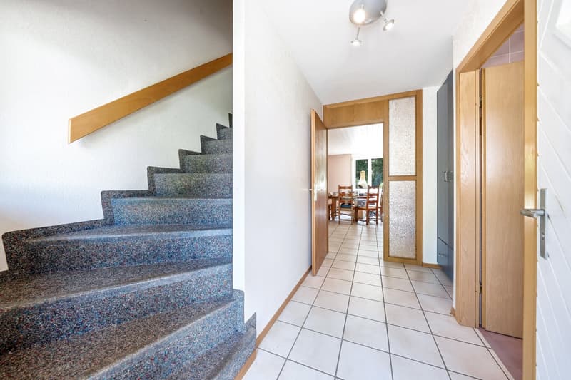 Charming Home with Dream Garden (7)