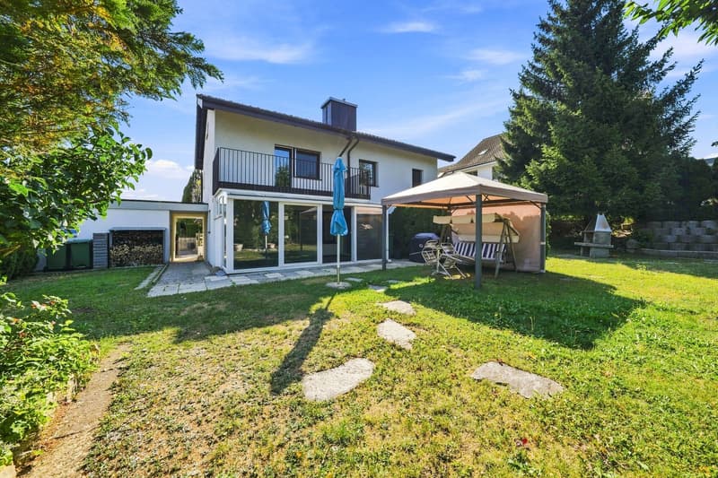 Familienhaus mit traumhaftem Garten (12)