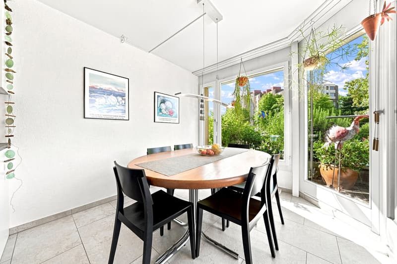 Modernes Wohnen mit sonniger Terrasse (1)