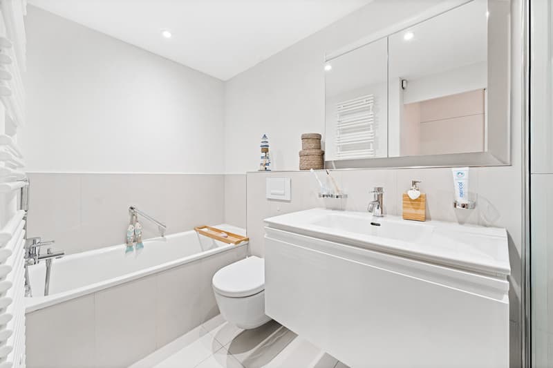 Grosszügige Wohnung mit modernem Ausbau (8)