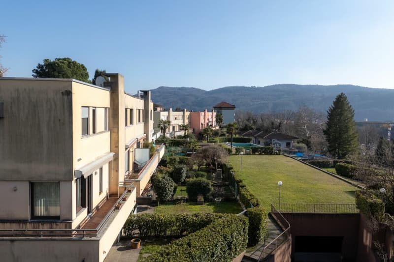 Cozy Townhouse with Garden and Pool Area (6)