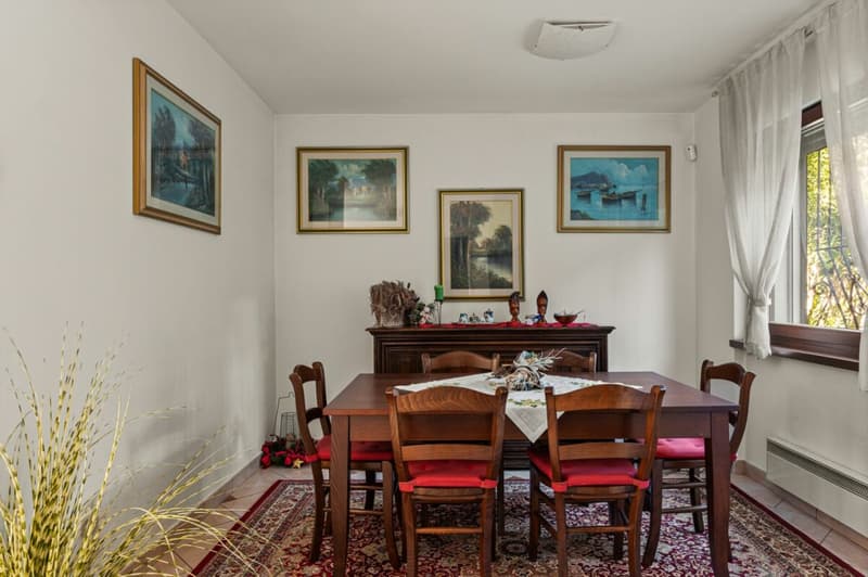 Cozy Townhouse with Garden and Pool Area (4)